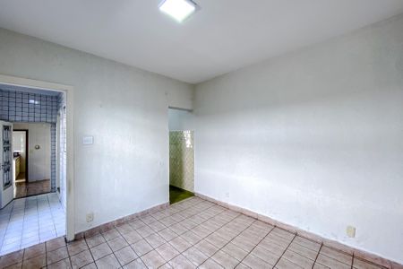 Casa para alugar com 250m², 4 quartos e 2 vagas Casa para alugar com 250m², 4 quartos e 2 vagasQuarto 2