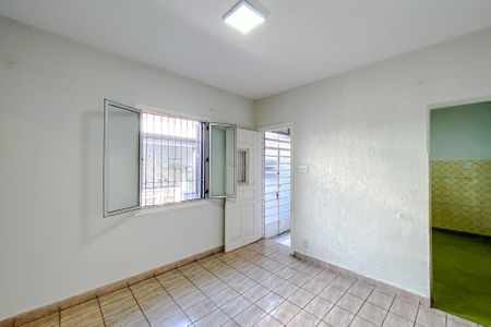 Casa para alugar com 250m², 4 quartos e 2 vagas Casa para alugar com 250m², 4 quartos e 2 vagasQuarto 2