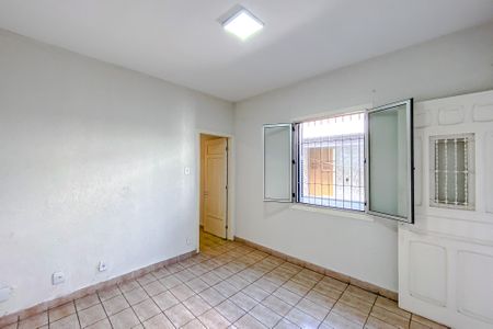 Casa para alugar com 250m², 4 quartos e 2 vagas Casa para alugar com 250m², 4 quartos e 2 vagasQuarto 2