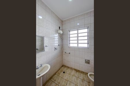 Casa para alugar com 250m², 4 quartos e 2 vagas Casa para alugar com 250m², 4 quartos e 2 vagasBanheiro