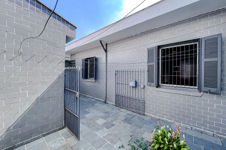 Casa para alugar com 250m², 4 quartos e 2 vagas Casa para alugar com 250m², 4 quartos e 2 vagasÁrea externa