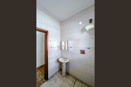 Casa para alugar com 250m², 4 quartos e 2 vagas Casa para alugar com 250m², 4 quartos e 2 vagasBanheiro