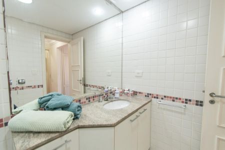 Apartamento para alugar com 137m², 3 quartos e 3 vagasBanheiro da suíte 2