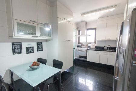 Apartamento para alugar com 137m², 3 quartos e 3 vagasCozinha