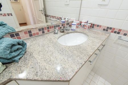 Apartamento para alugar com 137m², 3 quartos e 3 vagasBanheiro da suíte 2