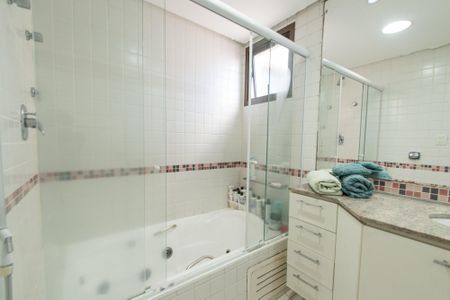 Apartamento para alugar com 137m², 3 quartos e 3 vagasBanheiro da suíte 2