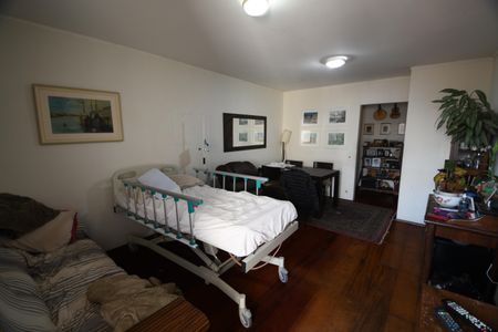 Sala de apartamento à venda com 2 quartos, 85m² em Cambuí, Campinas