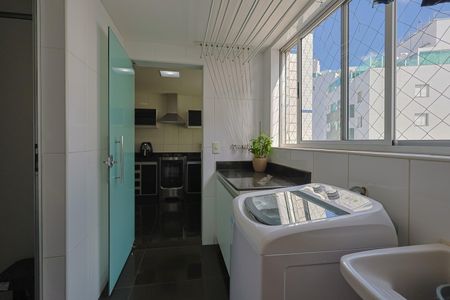 Apartamento à venda com 135m², 4 quartos e 4 vagasÁrea de Serviço