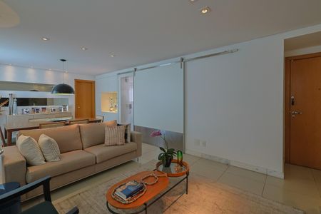 Apartamento à venda com 135m², 4 quartos e 4 vagasSala