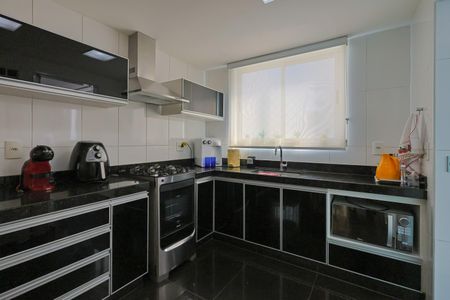 Apartamento à venda com 135m², 4 quartos e 4 vagasCozinha