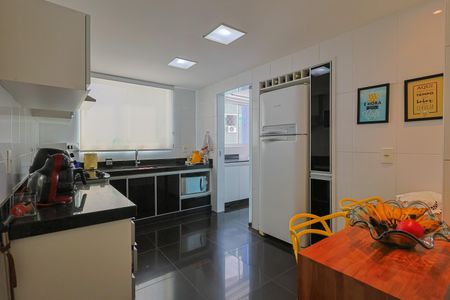 Apartamento à venda com 135m², 4 quartos e 4 vagasCozinha