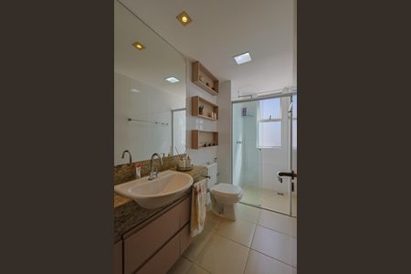 Apartamento à venda com 135m², 4 quartos e 4 vagasBanheiro da Suíte 1