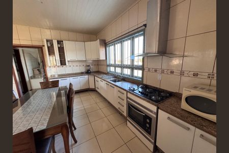 Apartamento para alugar com 120m², 2 quartos e 2 vagasCozinha