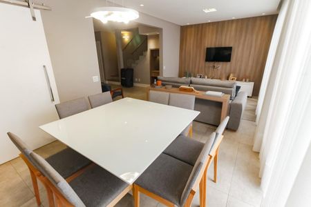 Casa de condomínio à venda com 126m², 4 quartos e 3 vagasSala 2