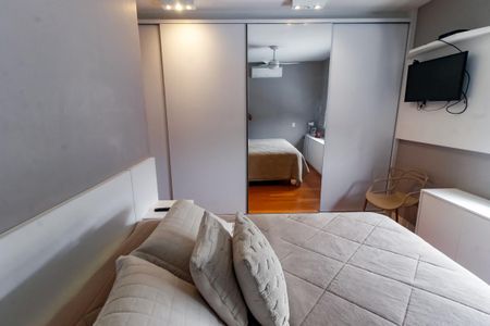 Casa de condomínio à venda com 126m², 4 quartos e 3 vagasSuíte - armários