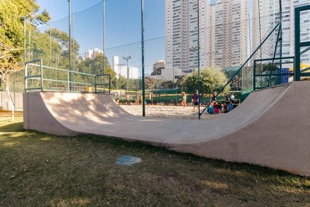 Casa de condomínio à venda com 126m², 4 quartos e 3 vagasPista SKATE