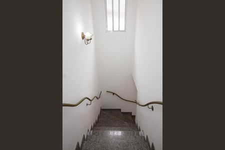 Casa à venda com 195m², 4 quartos e 4 vagasEscada