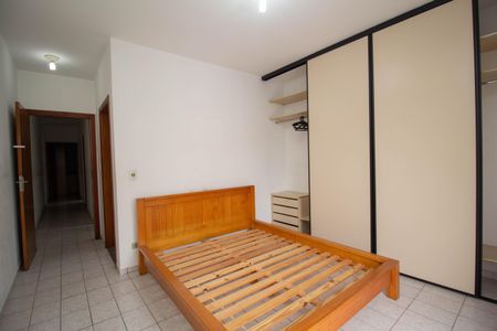 Casa à venda com 195m², 4 quartos e 4 vagasQuarto 1 - Suíte