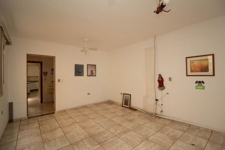 Casa à venda com 195m², 4 quartos e 4 vagasQuarto de Serviço