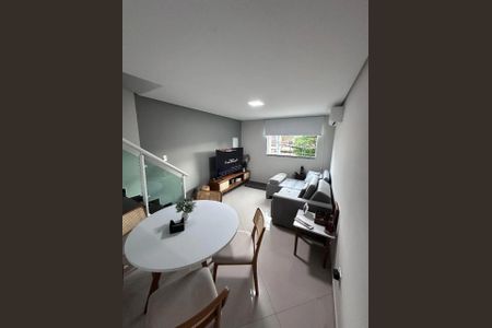 Sala de casa de condomínio para alugar com 2 quartos, 135m² em Campestre, Santo André