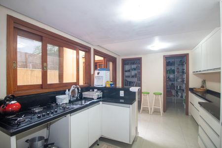 Casa à venda com 176m², 4 quartos e 2 vagas Casa à venda com 176m², 4 quartos e 2 vagasCozinha