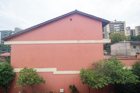 Casa à venda com 176m², 4 quartos e 2 vagas Casa à venda com 176m², 4 quartos e 2 vagasVista