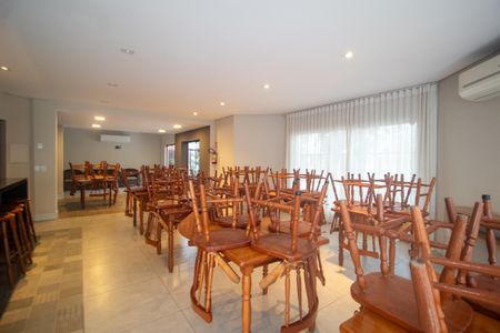 Casa à venda com 176m², 4 quartos e 2 vagas Casa à venda com 176m², 4 quartos e 2 vagasÁrea comum - Salão de festas