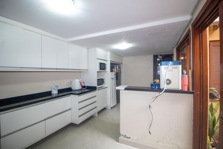 Casa à venda com 176m², 4 quartos e 2 vagas Casa à venda com 176m², 4 quartos e 2 vagasCozinha
