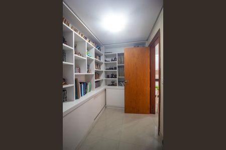 Casa à venda com 176m², 4 quartos e 2 vagas Casa à venda com 176m², 4 quartos e 2 vagasÁrea comum