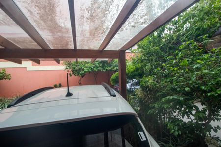 Casa à venda com 176m², 4 quartos e 2 vagas Casa à venda com 176m², 4 quartos e 2 vagasVista