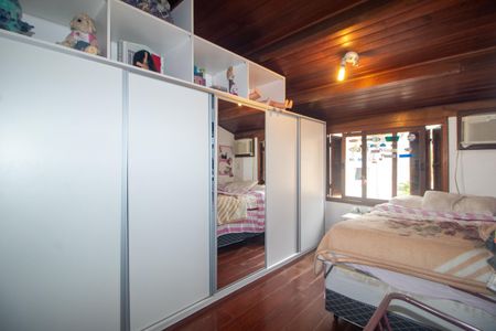 Casa à venda com 176m², 4 quartos e 2 vagas Casa à venda com 176m², 4 quartos e 2 vagasQuarto 3