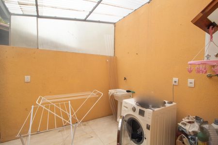 Casa à venda com 176m², 4 quartos e 2 vagas Casa à venda com 176m², 4 quartos e 2 vagasÁrea de Serviço