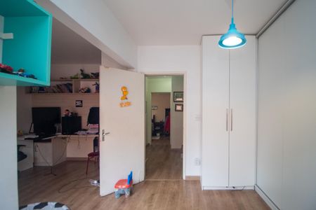 Casa à venda com 176m², 4 quartos e 2 vagas Casa à venda com 176m², 4 quartos e 2 vagasQuarto 2