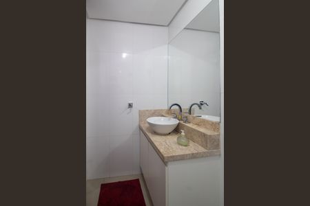 Casa à venda com 176m², 4 quartos e 2 vagas Casa à venda com 176m², 4 quartos e 2 vagasBanheiro