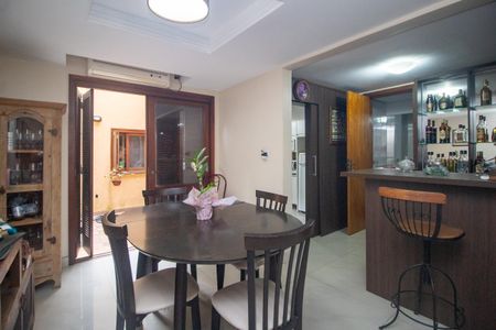 Casa à venda com 176m², 4 quartos e 2 vagas Casa à venda com 176m², 4 quartos e 2 vagasSala