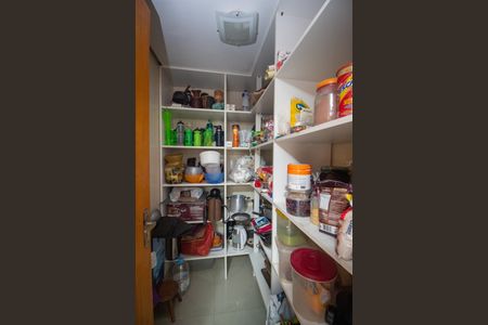 Casa à venda com 176m², 4 quartos e 2 vagas Casa à venda com 176m², 4 quartos e 2 vagasCozinha