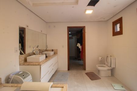 Casa à venda com 176m², 4 quartos e 2 vagas Casa à venda com 176m², 4 quartos e 2 vagasBanheiro da Suíte