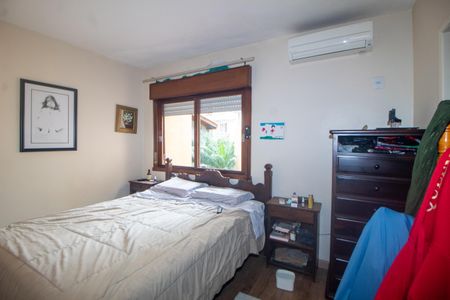 Casa à venda com 176m², 4 quartos e 2 vagas Casa à venda com 176m², 4 quartos e 2 vagasSuite