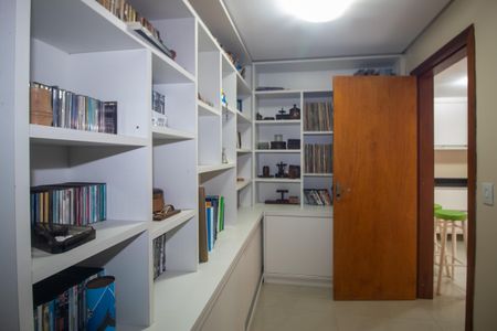 Casa à venda com 176m², 4 quartos e 2 vagas Casa à venda com 176m², 4 quartos e 2 vagasÁrea comum