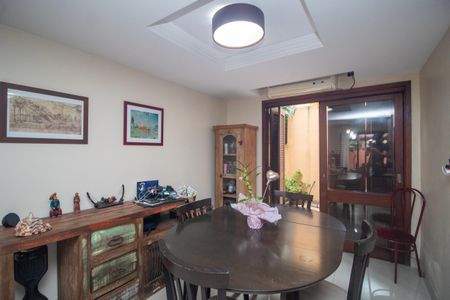 Casa à venda com 176m², 4 quartos e 2 vagas Casa à venda com 176m², 4 quartos e 2 vagasSala