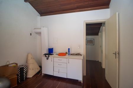 Casa à venda com 176m², 4 quartos e 2 vagas Casa à venda com 176m², 4 quartos e 2 vagasQuarto 4
