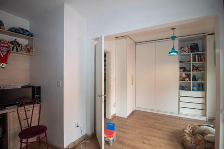 Casa à venda com 176m², 4 quartos e 2 vagas Casa à venda com 176m², 4 quartos e 2 vagasQuarto 2