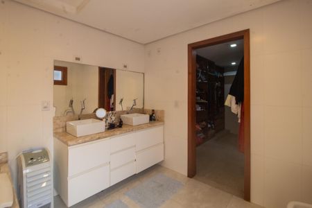 Casa à venda com 176m², 4 quartos e 2 vagas Casa à venda com 176m², 4 quartos e 2 vagasBanheiro da Suíte