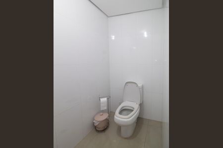 Casa à venda com 176m², 4 quartos e 2 vagas Casa à venda com 176m², 4 quartos e 2 vagasBanheiro