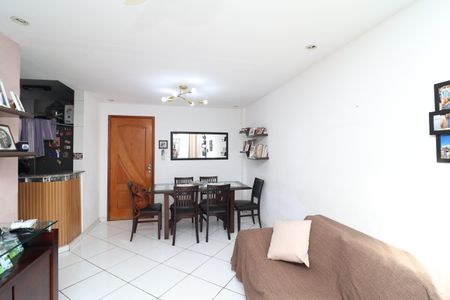 Sala de apartamento para alugar com 2 quartos, 57m² em Tauá, Rio de Janeiro