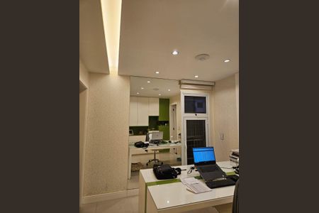 Apartamento à venda com 236m², 3 quartos e 4 vagasEscritório