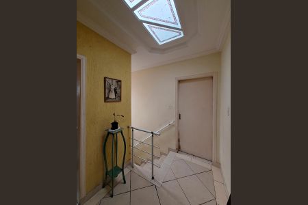 Casa à venda com 240m², 3 quartos e 3 vagasHall