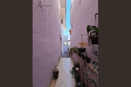 Casa à venda com 240m², 3 quartos e 3 vagasAcesso fundos