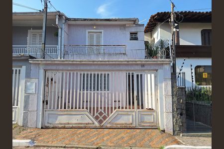 Casa à venda com 240m², 3 quartos e 3 vagasFachada 2