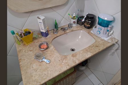 Casa à venda com 240m², 3 quartos e 3 vagasBanheiro